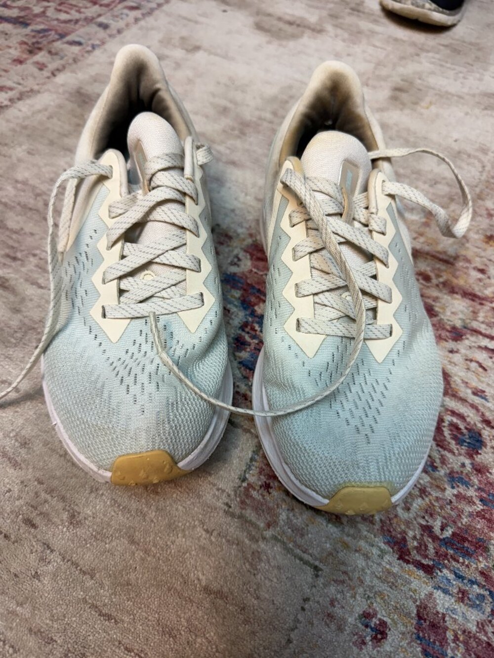 Nike Zoom Winflo 6 In White/Skyblue Women's  Sneakers Size 7.5 in Great Shape